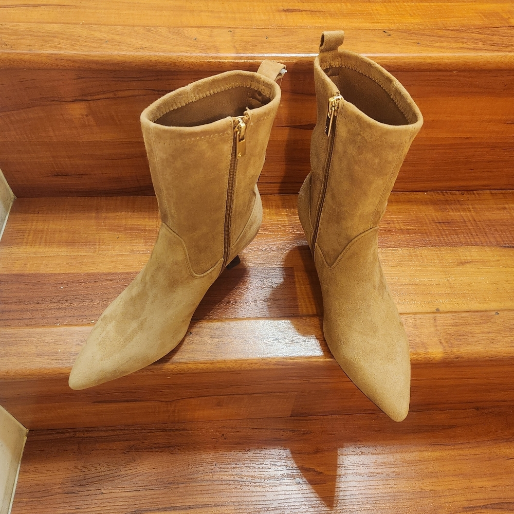 Jones New York Sonyah Ankle Boots 👢